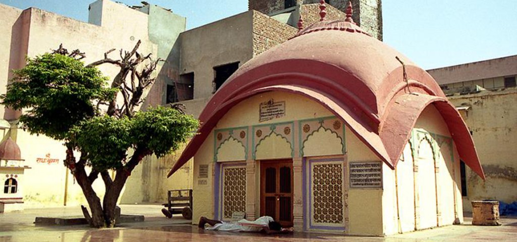 Srngaravata e Templo de Sri Radha Damodara